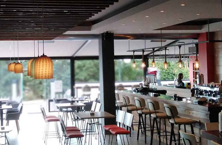 Reβelδe Rebelde espresso & cocktails: Το café-bar που ξεχωρίζει για την αισθητική του και την μοναδική θέα που προσφέρει