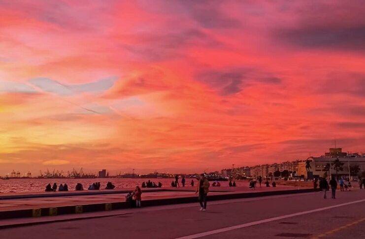 Το σούρουπό μας