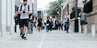 Τι κόβουν οι Ελληνες καταναλωτές για να τα βγάλουν πέρα με την ακρίβεια
