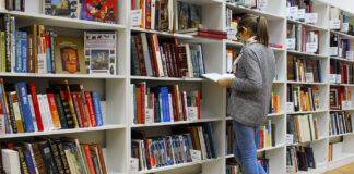 ΔΥΠΑ: Ξεκινούν σήμερα οι αιτήσεις για τα voucher βιβλίων με 25% αυξημένη αξία