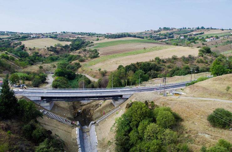 Παραδόθηκε στην κυκλοφορία η γέφυρα που συνδέει Τρίλοφο και Πλαγιάρι