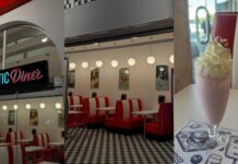 Σαν σκηνικό από το Grease: Το Intergalactic Diner Pefkochori φέρνει τα ’50s και τα premium burgers στη Χαλκιδική