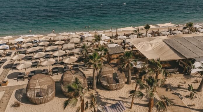 Paloma Beach Bar: Η επιτομή της καλοκαιρινής χαλάρωσης στην Καβάλα