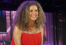 Η αγαπημένη stand-up comedian Κατερίνα Βρανά έρχεται στην Θεσσαλονίκη με την παράσταση «Χάρηκα!»